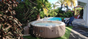 Studio MADRAS AVEC PISCINE PARTAGEE A 5 MN DE LA MER